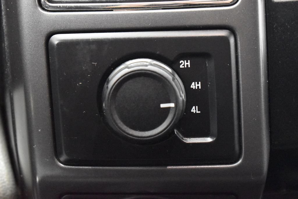 Used 2020 Black Ford XLT image 16