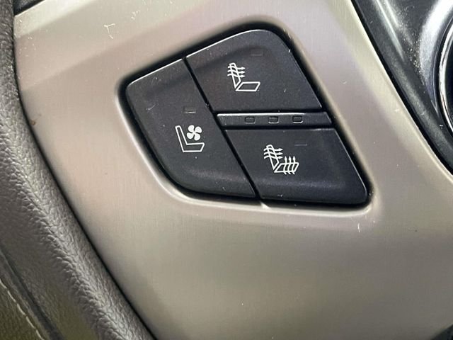 Used 2016 Silver GMC Denali image 21