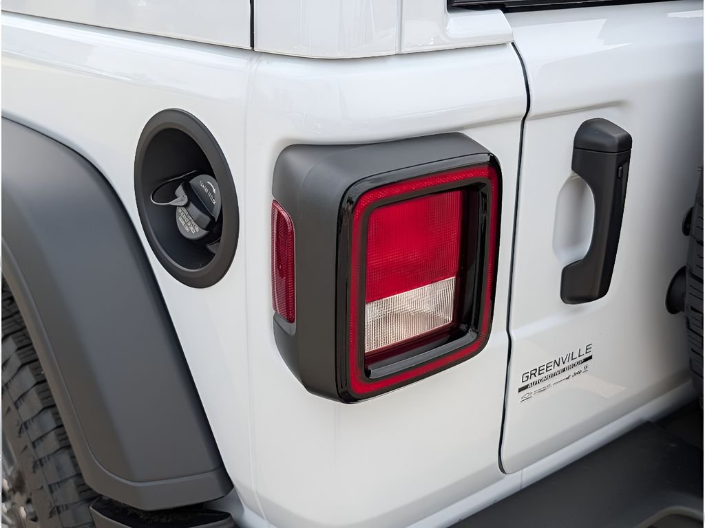 New 2026 Bright White Clear-Coat Exterior Paint Jeep Sport S image 4