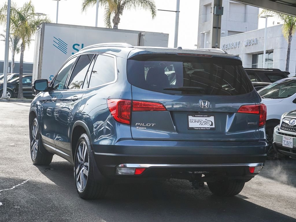 Used 2017 Blue Honda Touring image 5