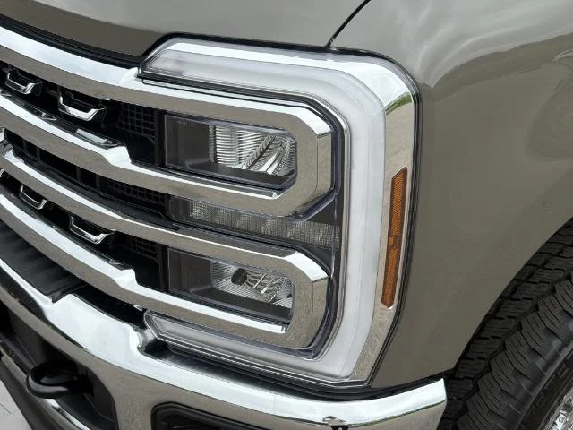 New 2026 Marsh Gray Ford F-250® Lariat® image 31