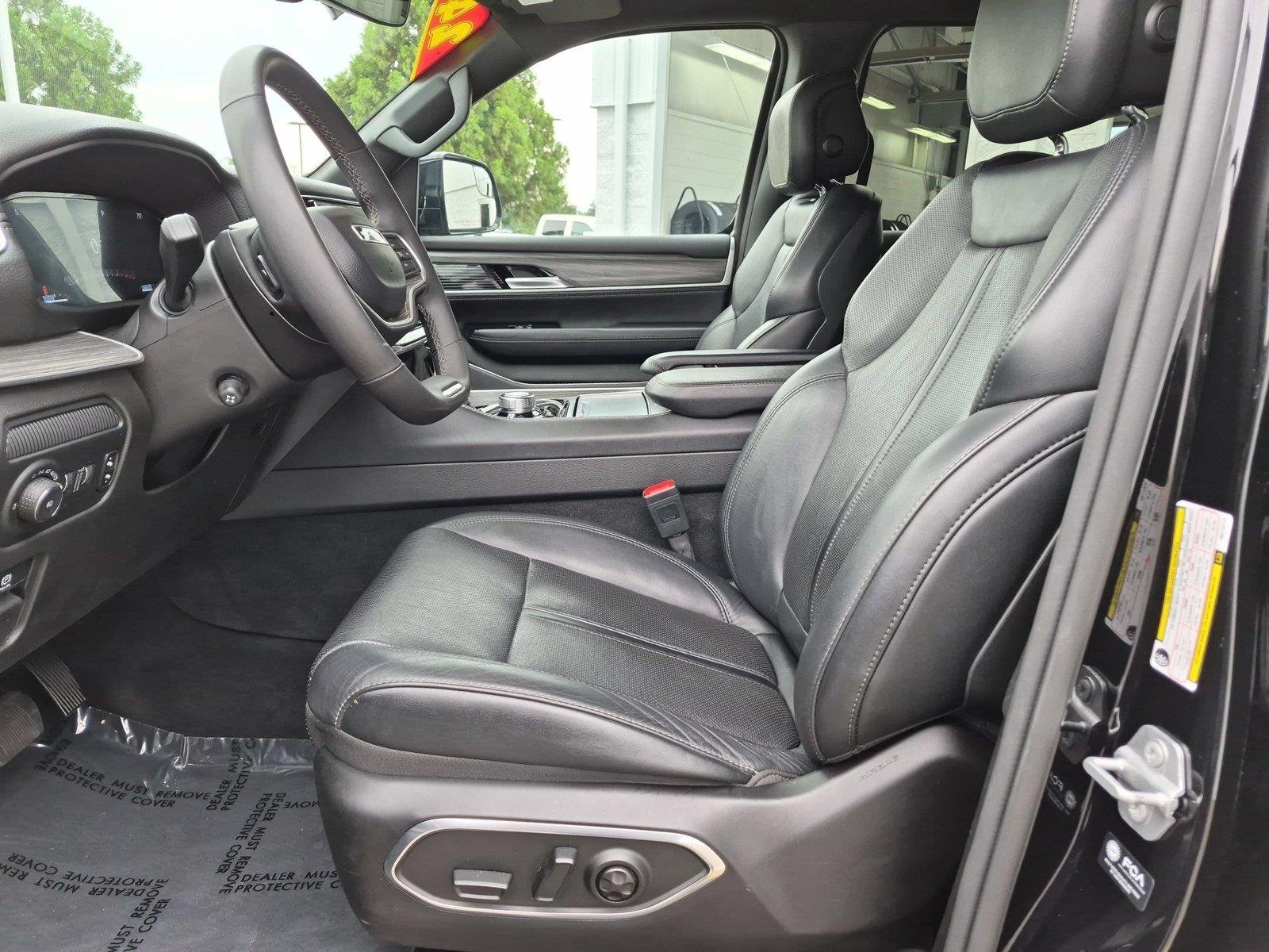Used 2024 Diamond Black Crystal Pearlcoat Jeep Series II image 16
