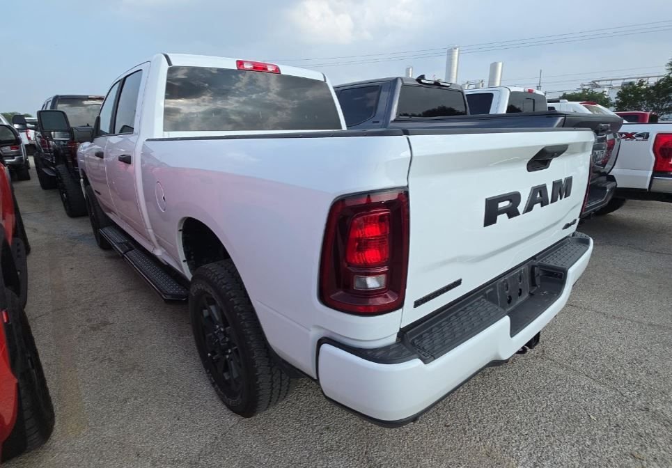Used 2025 White Ram Big Horn image 6