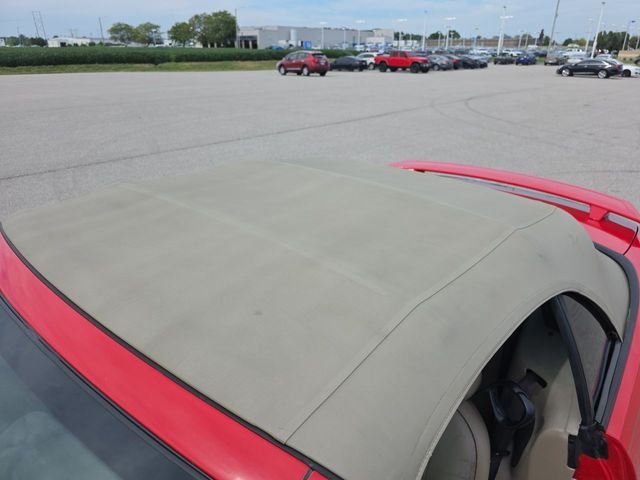 Used 2004 Torch Red Ford V6 image 26