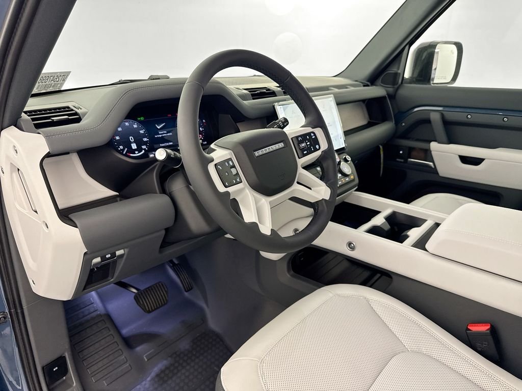 New 2026 Tasman Blue Land Rover X-Dynamic SE image 9