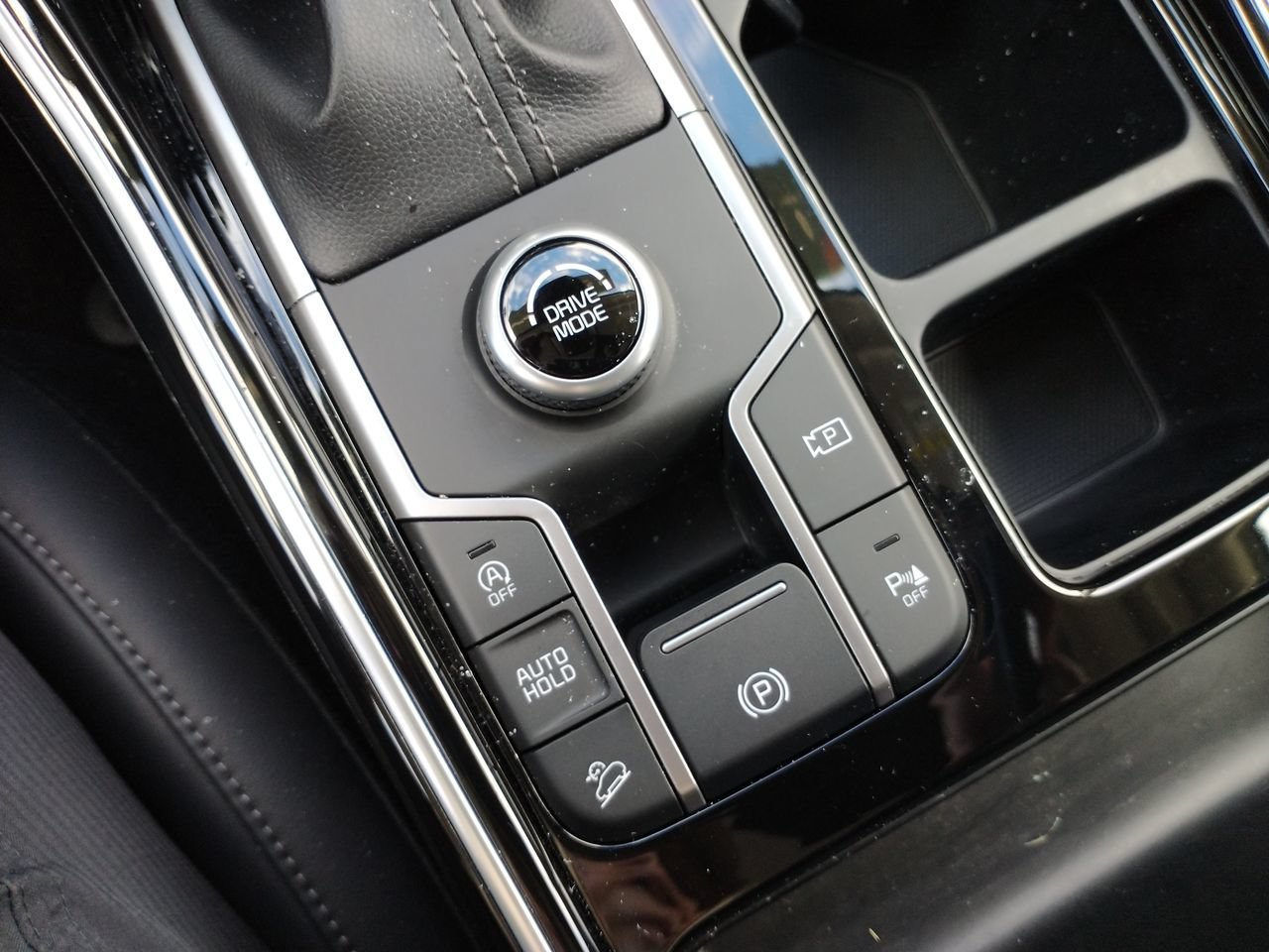 Used 2022 Ebony Black Kia SX image 26