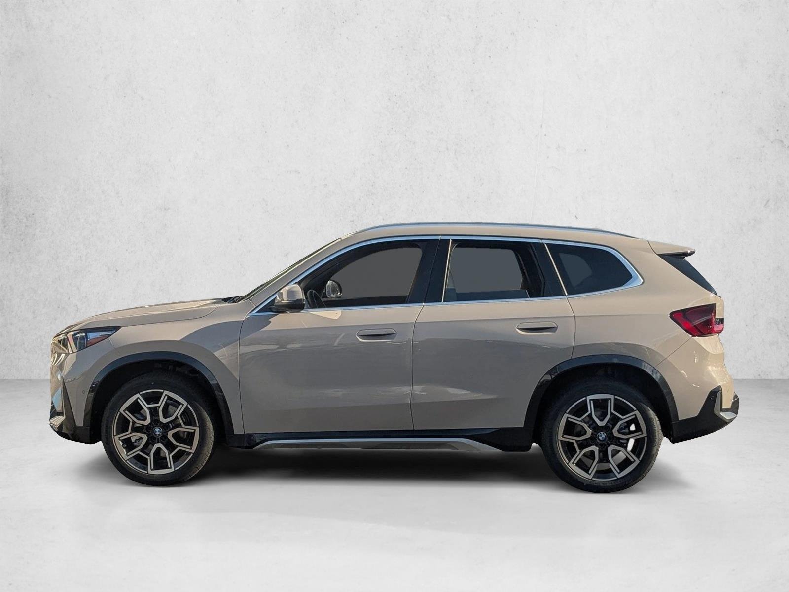 Used 2026 Dune Grey Metallic BMW xDrive28i image 5
