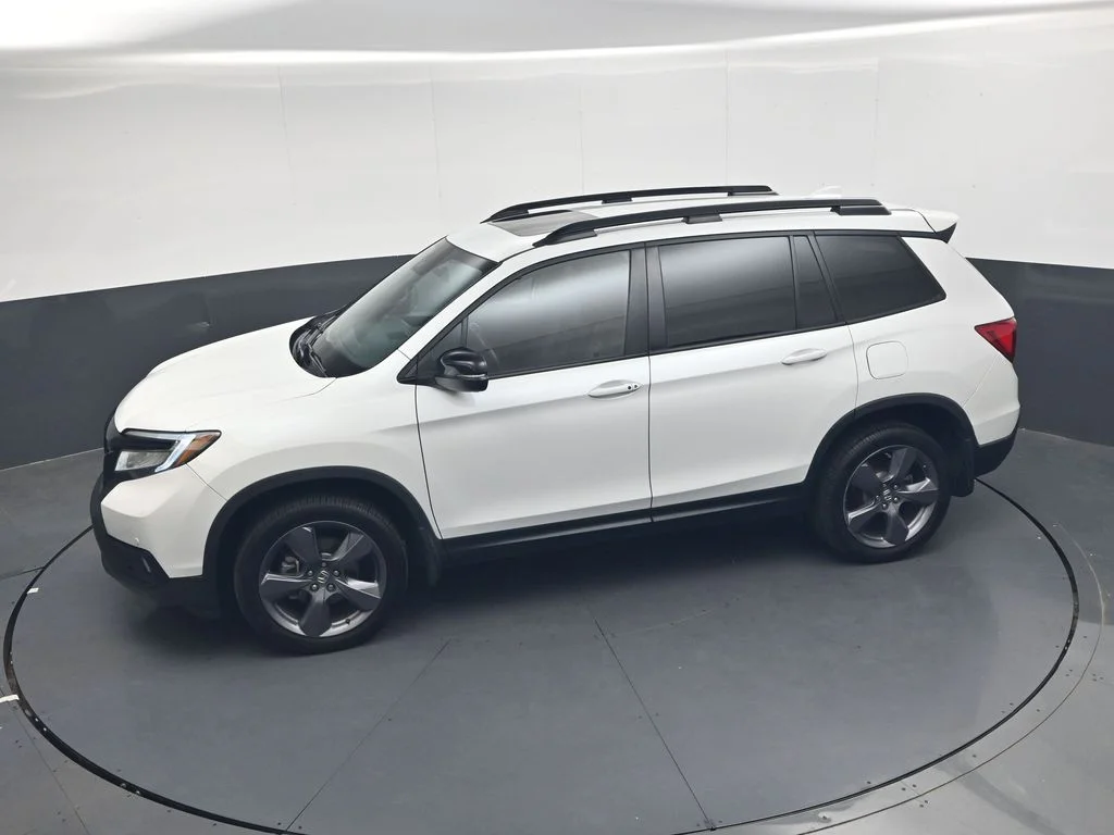 Used 2020 Platinum White Pearl Honda Touring image 36