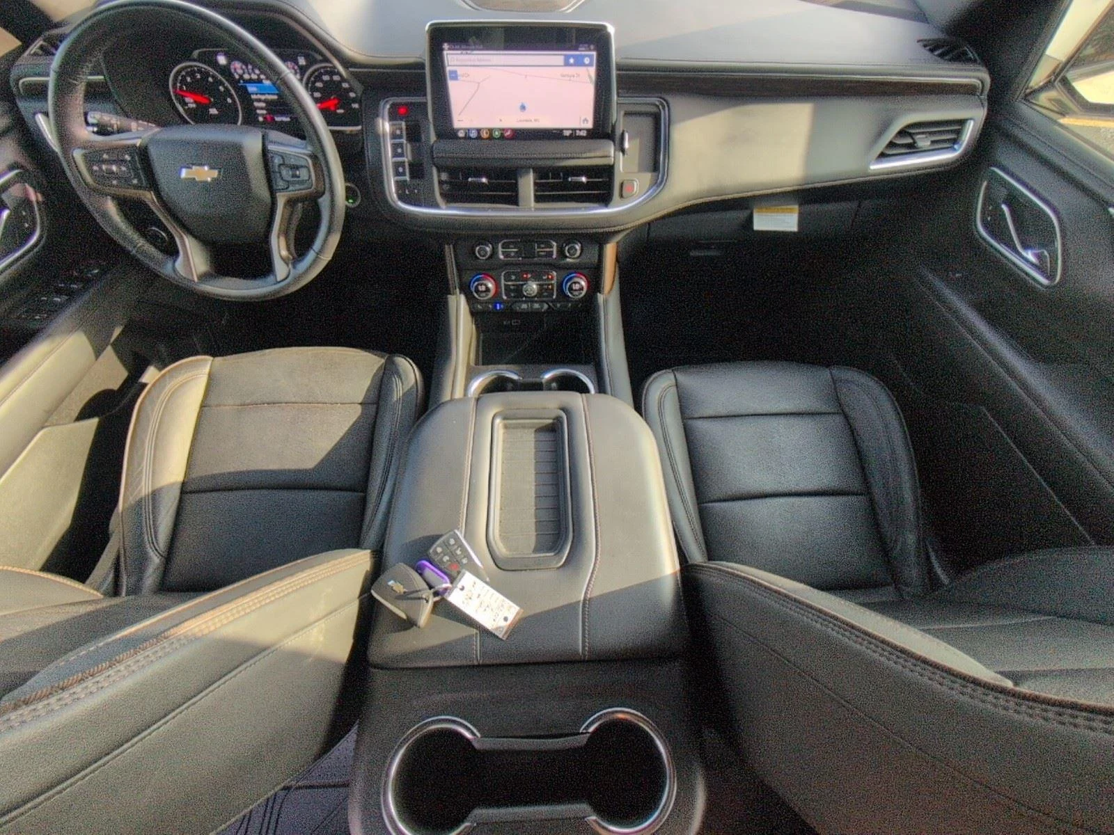 Used 2021 IRIDESCENT PEARL TRICOAT Chevrolet High Country image 33