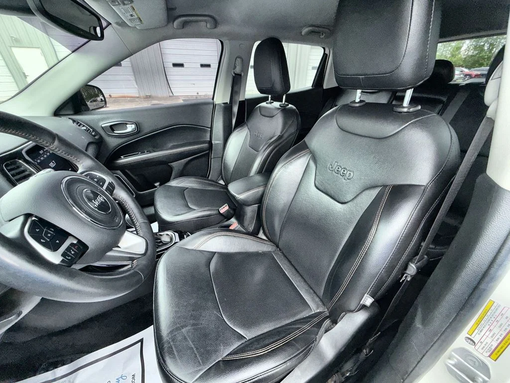 Used 2019 White Jeep Limited image 11
