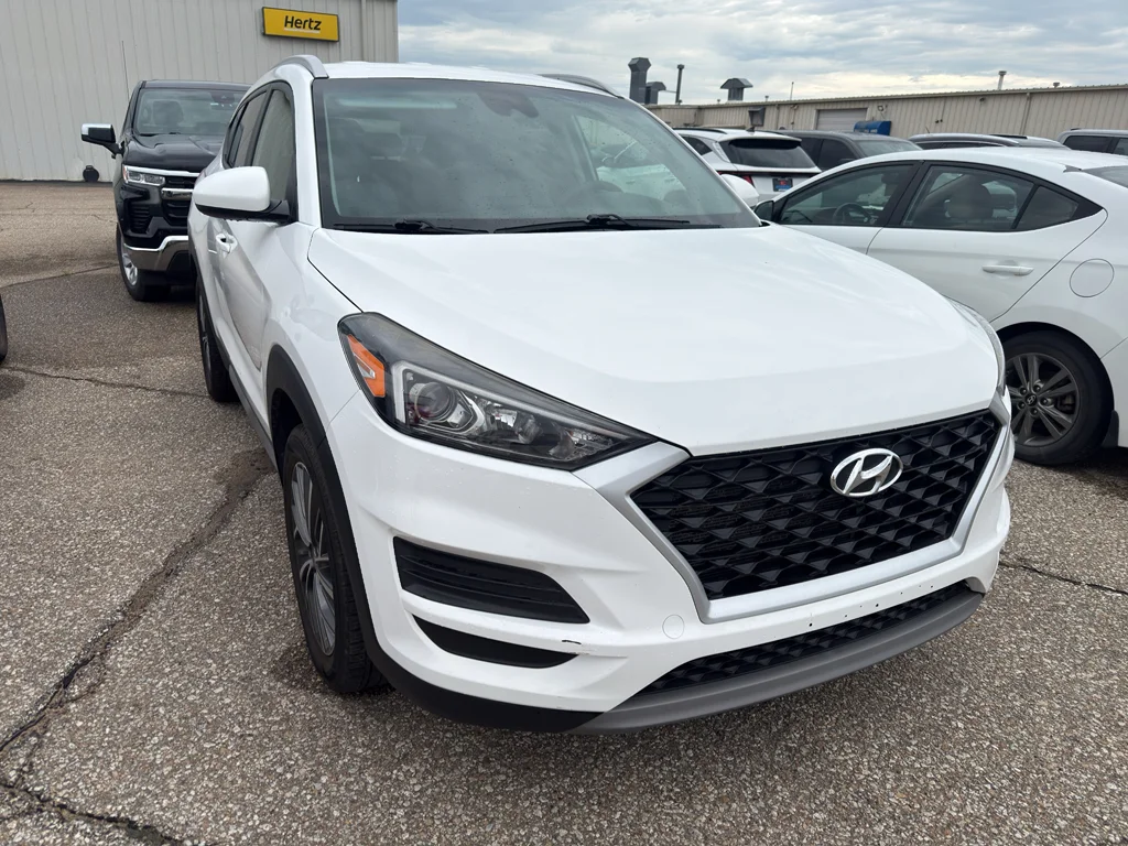 Used 2021 Winter White Hyundai SEL image 4