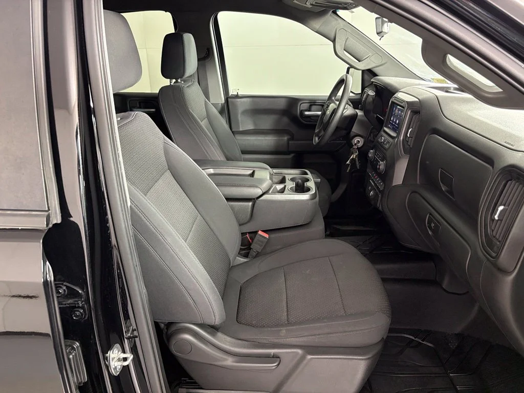 Used 2020 Black Chevrolet Custom image 44