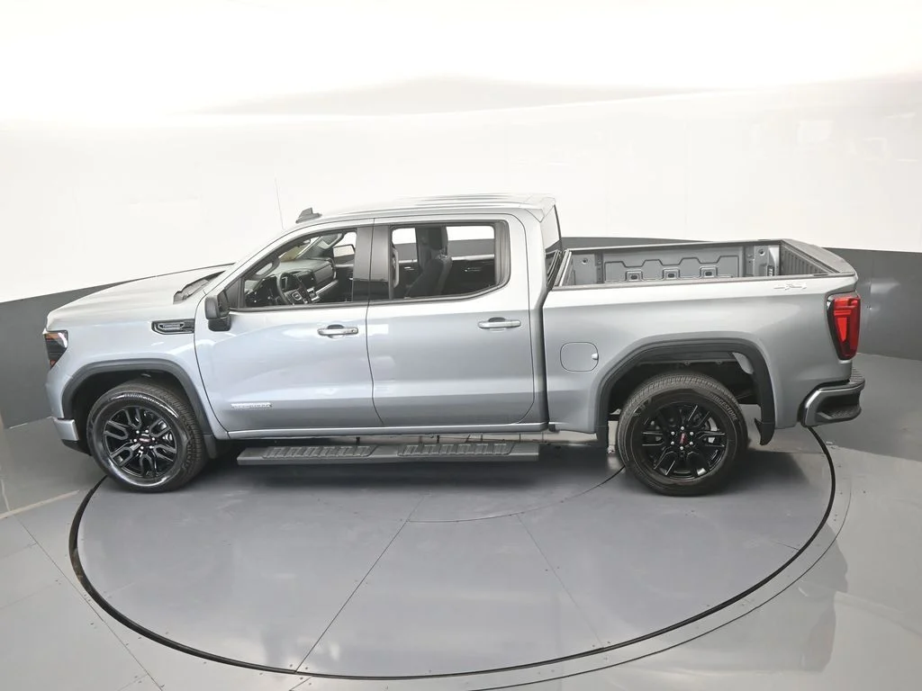 Used 2025 Sterling Metallic GMC Elevation image 44