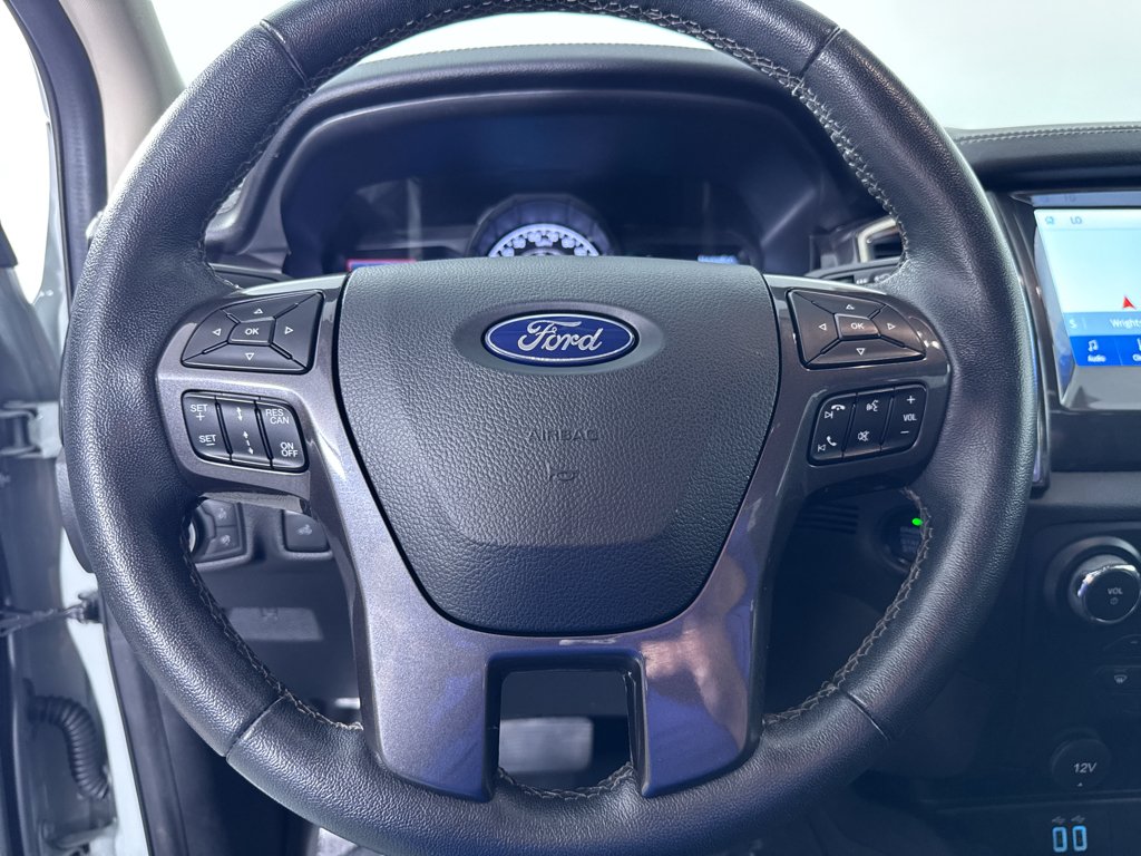 Used 2022 Cactus Gray Ford LARIAT image 19