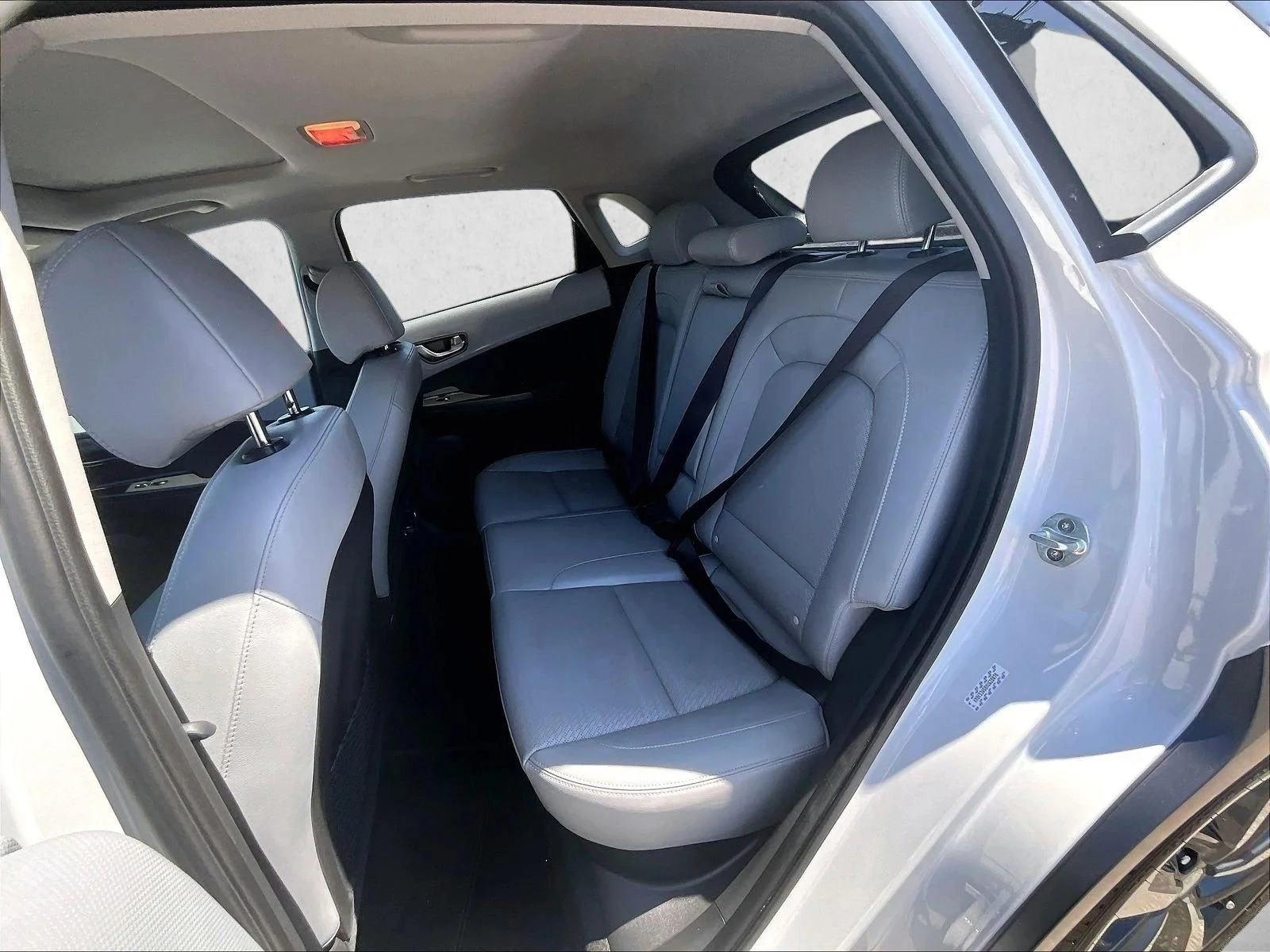 Used 2021 Chalk White Hyundai Ultimate image 25