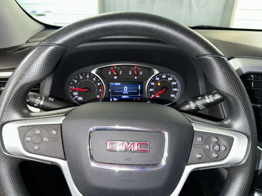 2023 GMC Acadia SLE - Photo 10