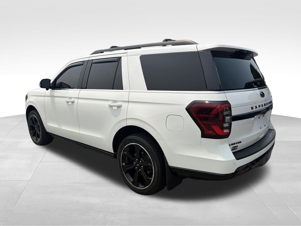 Used 2022 White Ford Limited image 3