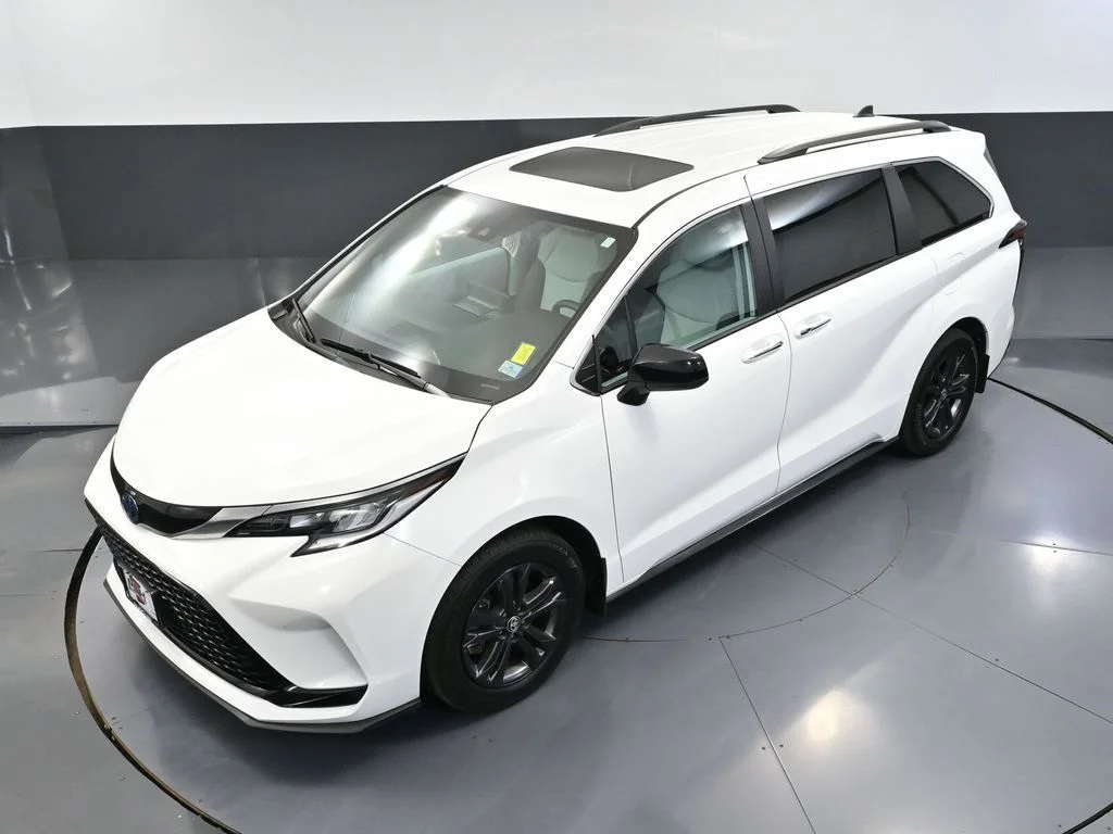 2024 Toyota Sienna XSE - Photo 59