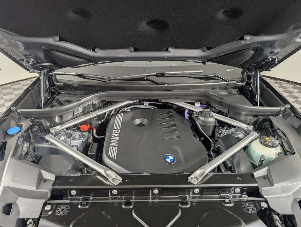 New 2026 Skyscraper Grey Metallic BMW xDrive40i image 20
