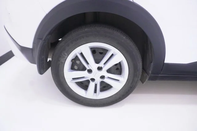 Used 2025  Nissan S image 6