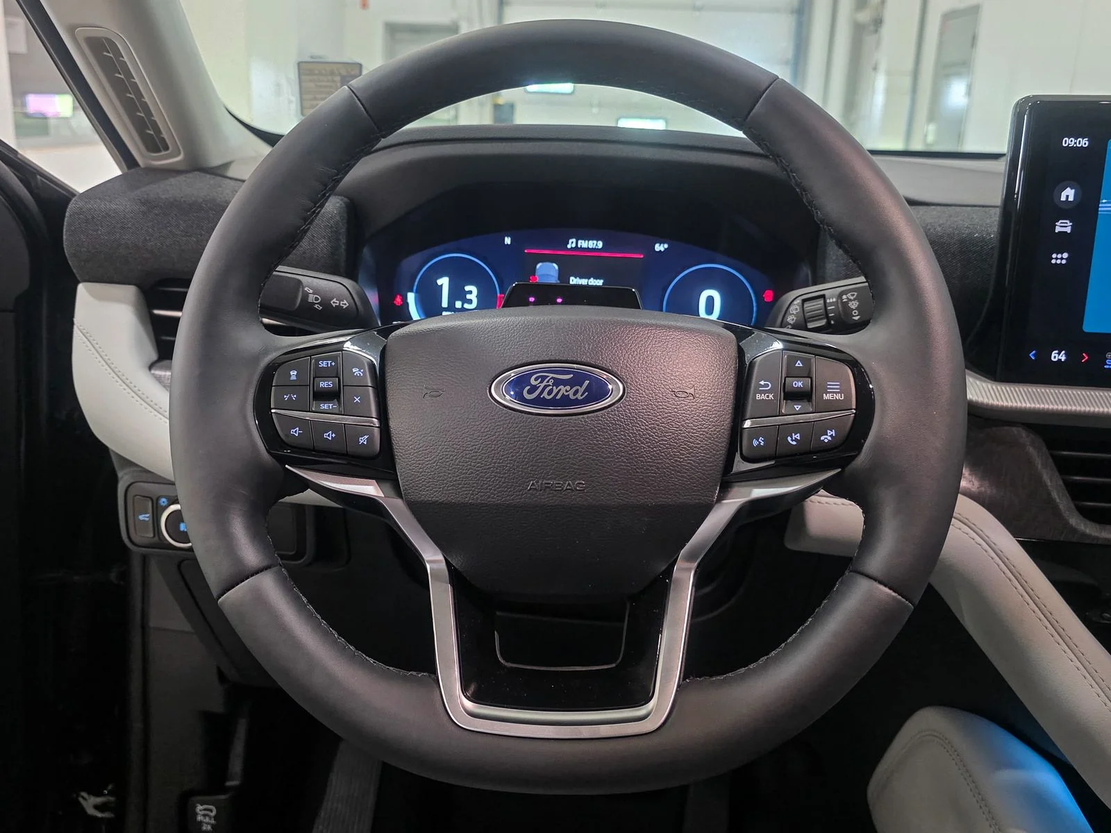 New 2026 Agate Black Metallic Ford Platinum™ image 35