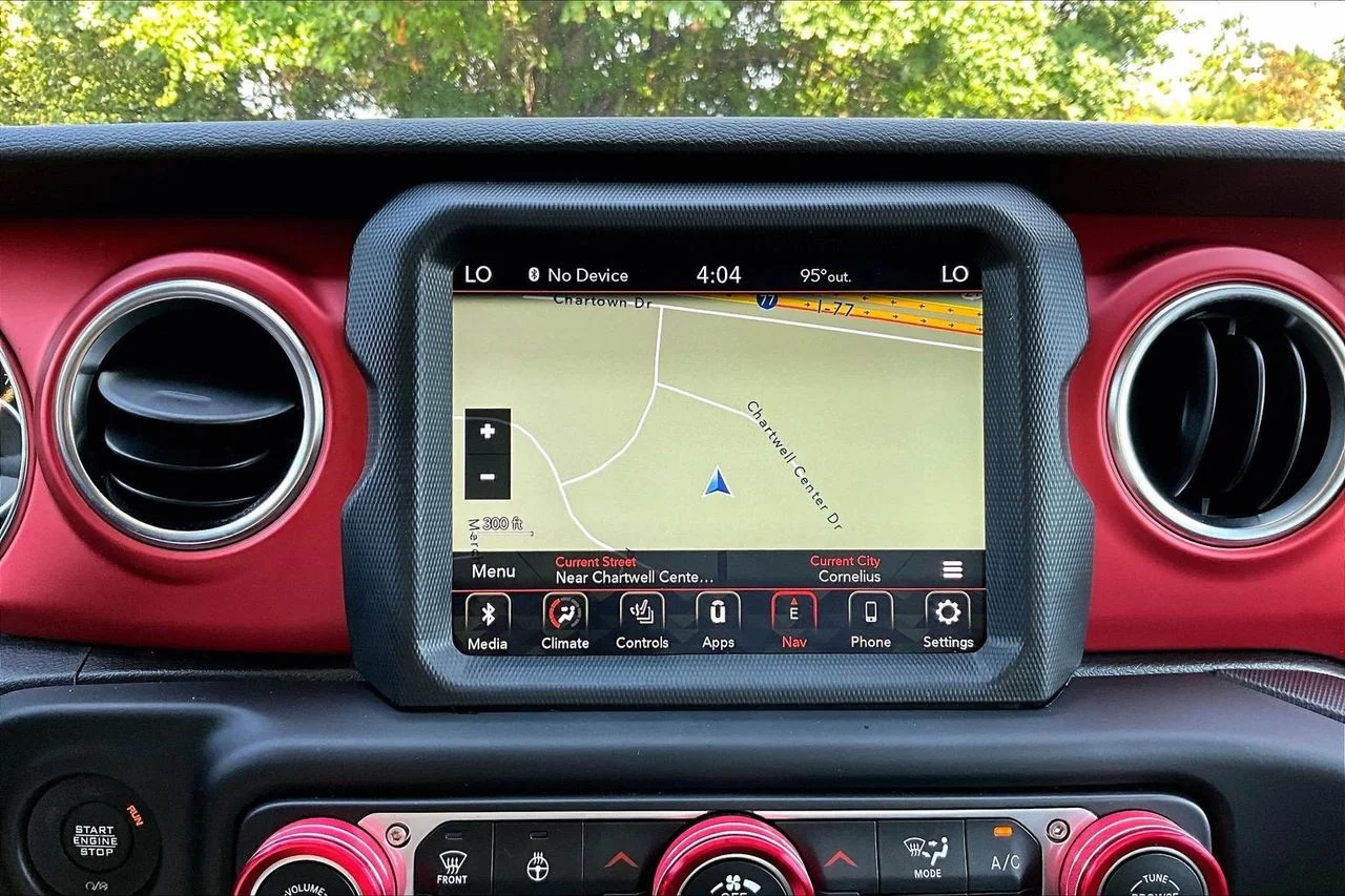 Used 2021 White Jeep Rubicon image 13