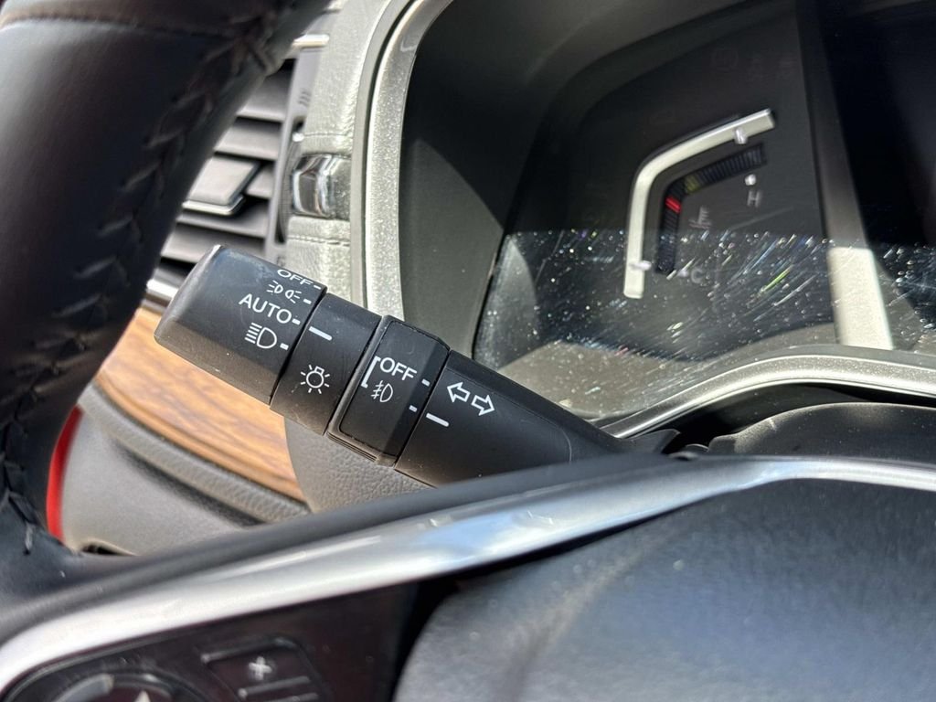 Used 2018 Red Honda EX image 40