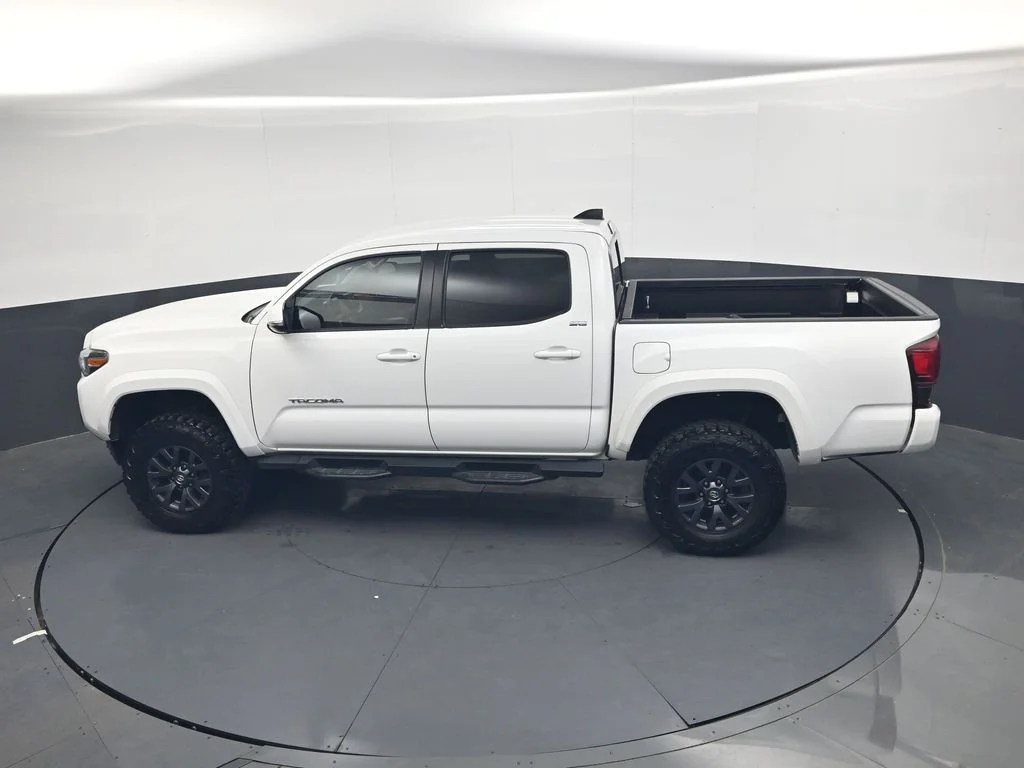 Used 2023 White Toyota SR5 image 19