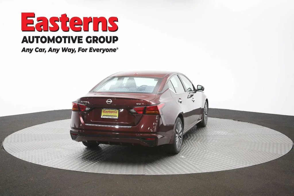 Used 2023 Red Nissan 2.5 SV image 39