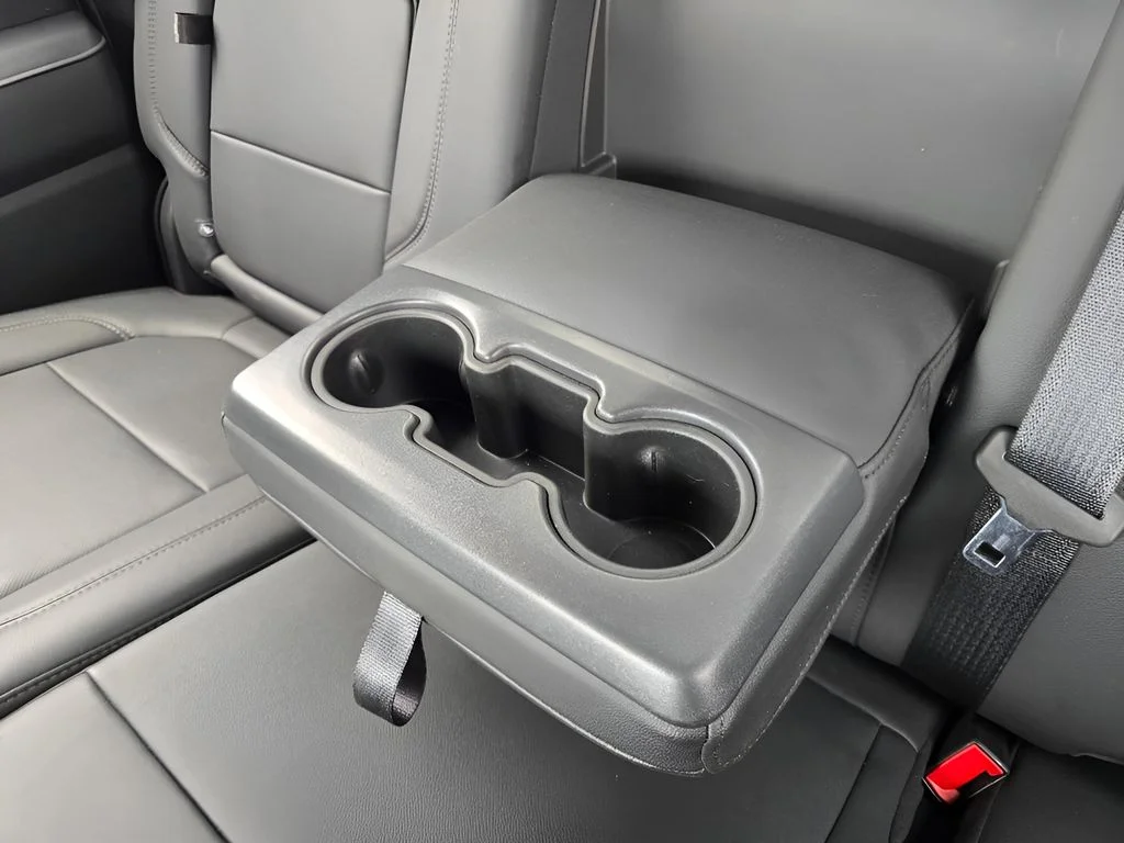 Used 2022 Summit White Chevrolet LTZ image 9