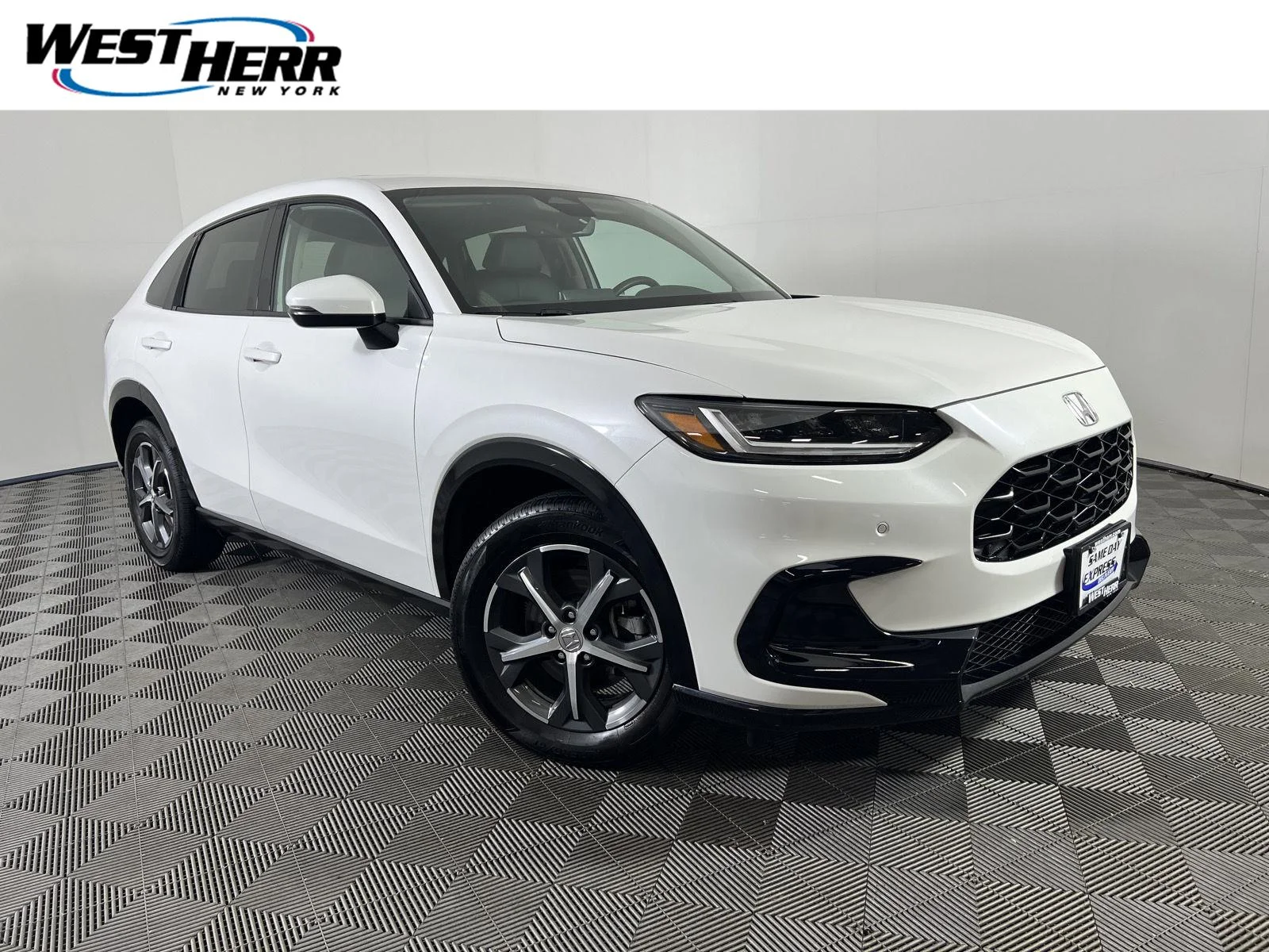 Used 2025 Platinum White Pearl Honda EX-L image 1