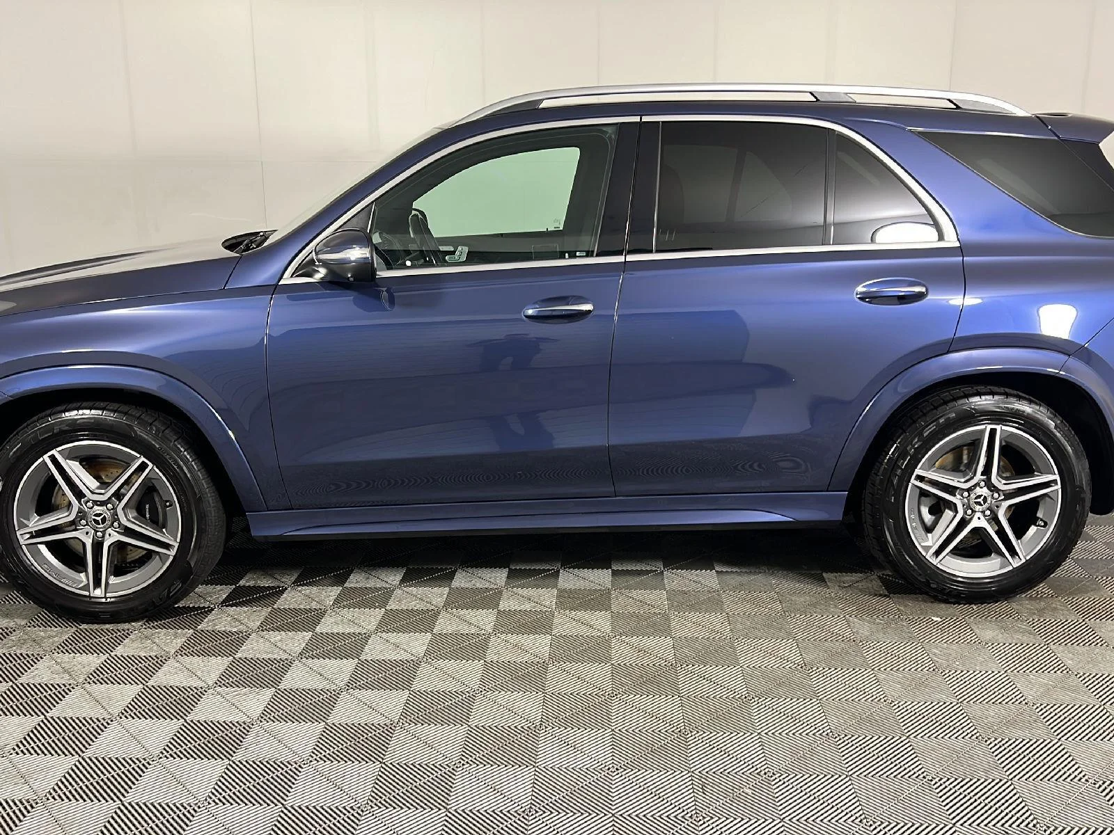 Used 2024 Twilight Blue Metallic Mercedes-Benz GLE 350 image 26