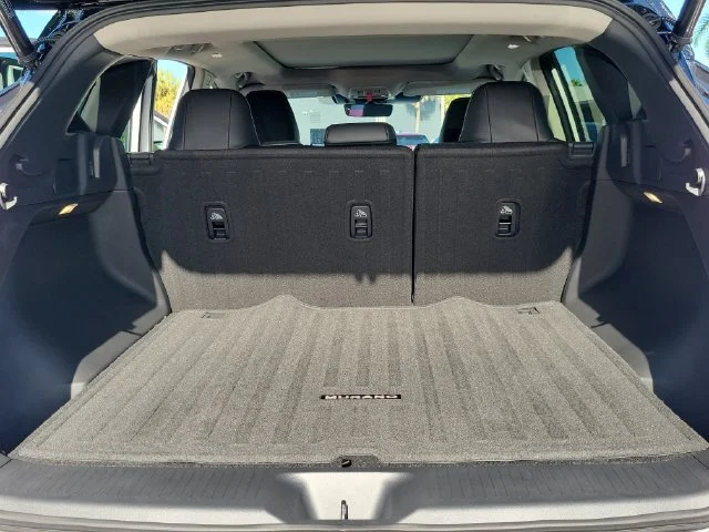 New 2027 Everest White Pearl TriCoat / Super Black Two-tone Nissan Dark Armor image 8