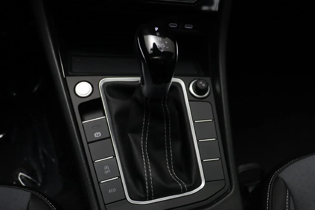 New 2027 Platinum Grey Volkswagen 1.5T SE image 12