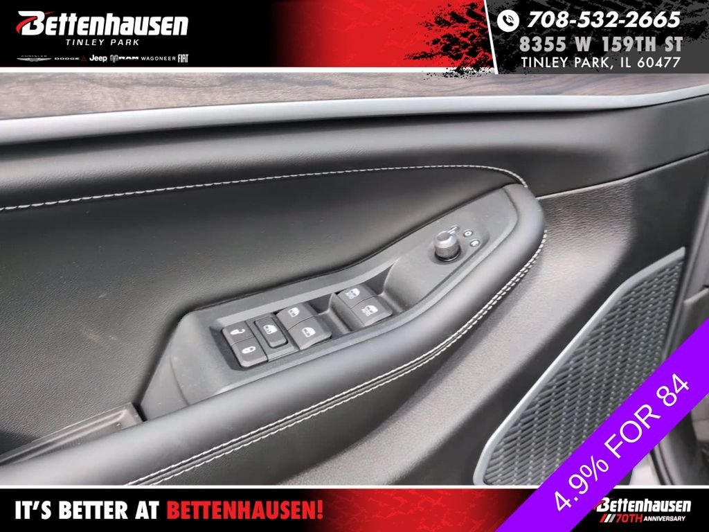 New 2026 Baltic Gray Metallic Clear-Coat Exterior Paint Jeep Limited Reserve image 15