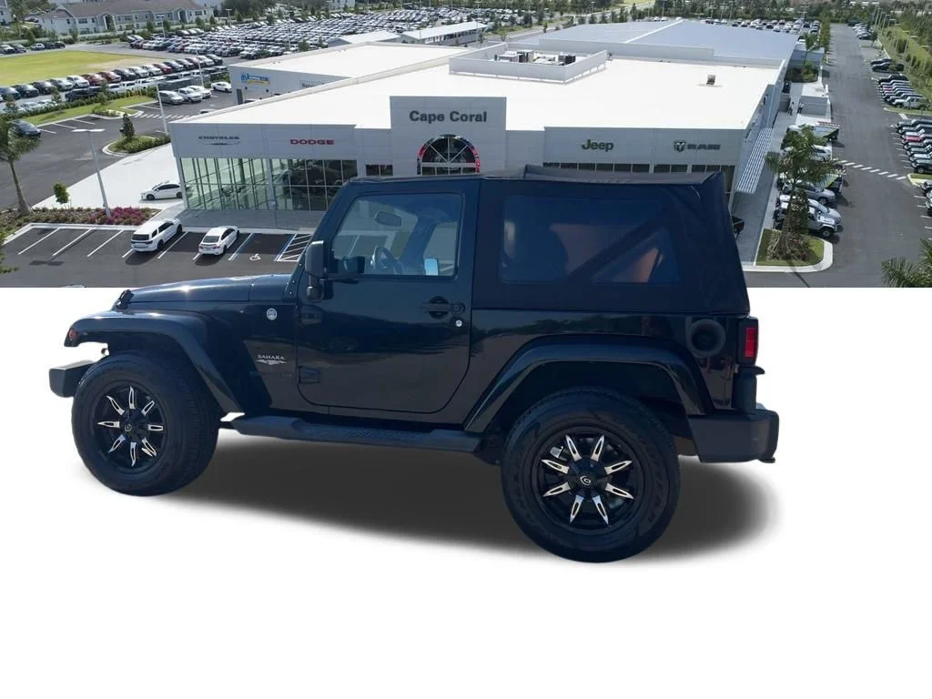 Used 2015 Black Jeep Sahara image 17