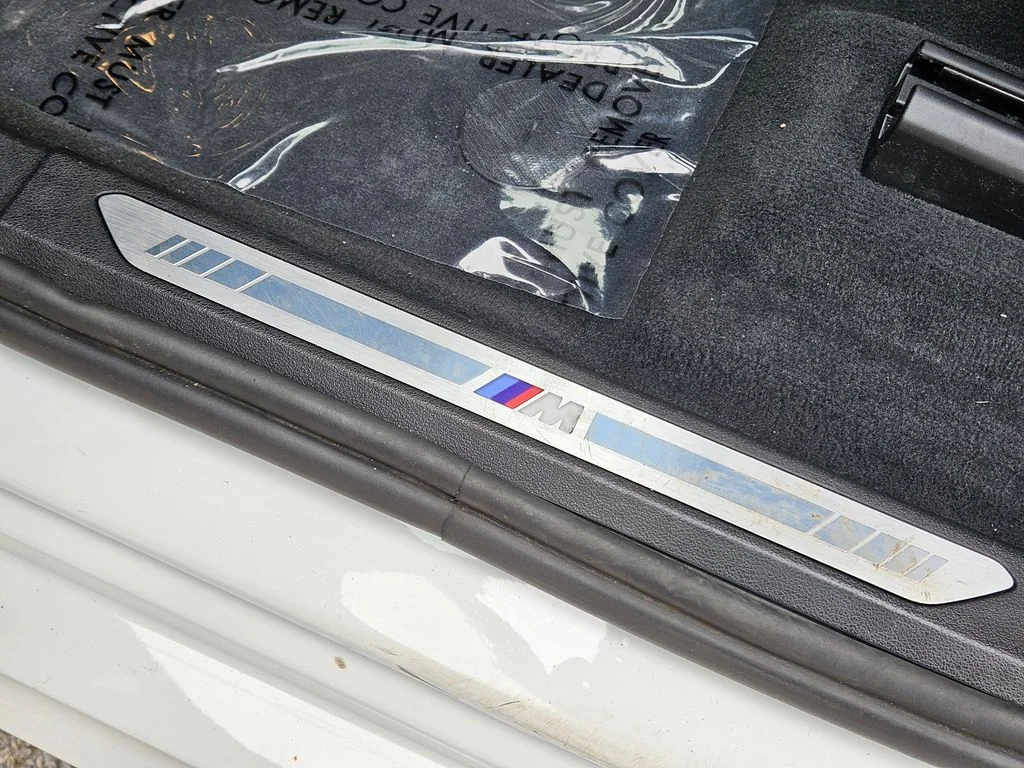Certified Used 2022 Alpine White BMW xDrive40i image 40