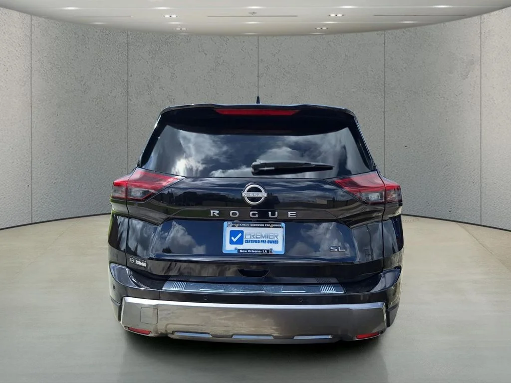 Used 2024 Black Nissan SL image 4