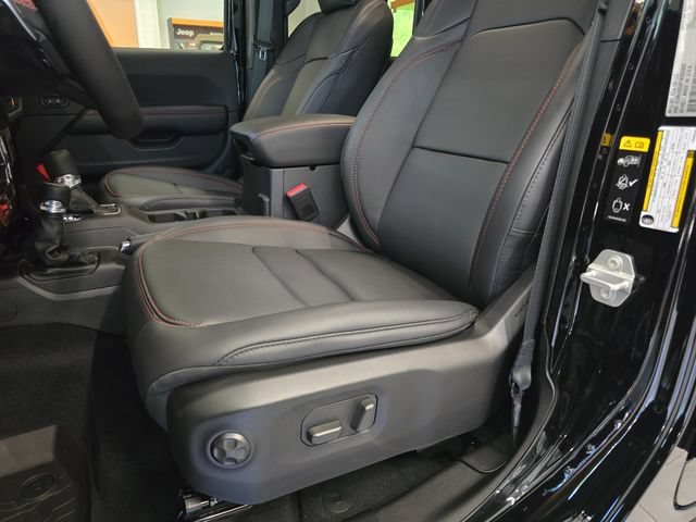 New 2026 Black Clear-Coat Exterior Paint Jeep Moab 392 image 6
