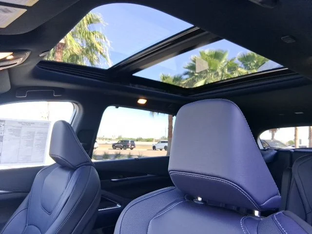 New 2026 2T RAD WHT INFINITI Sport AWD image 21