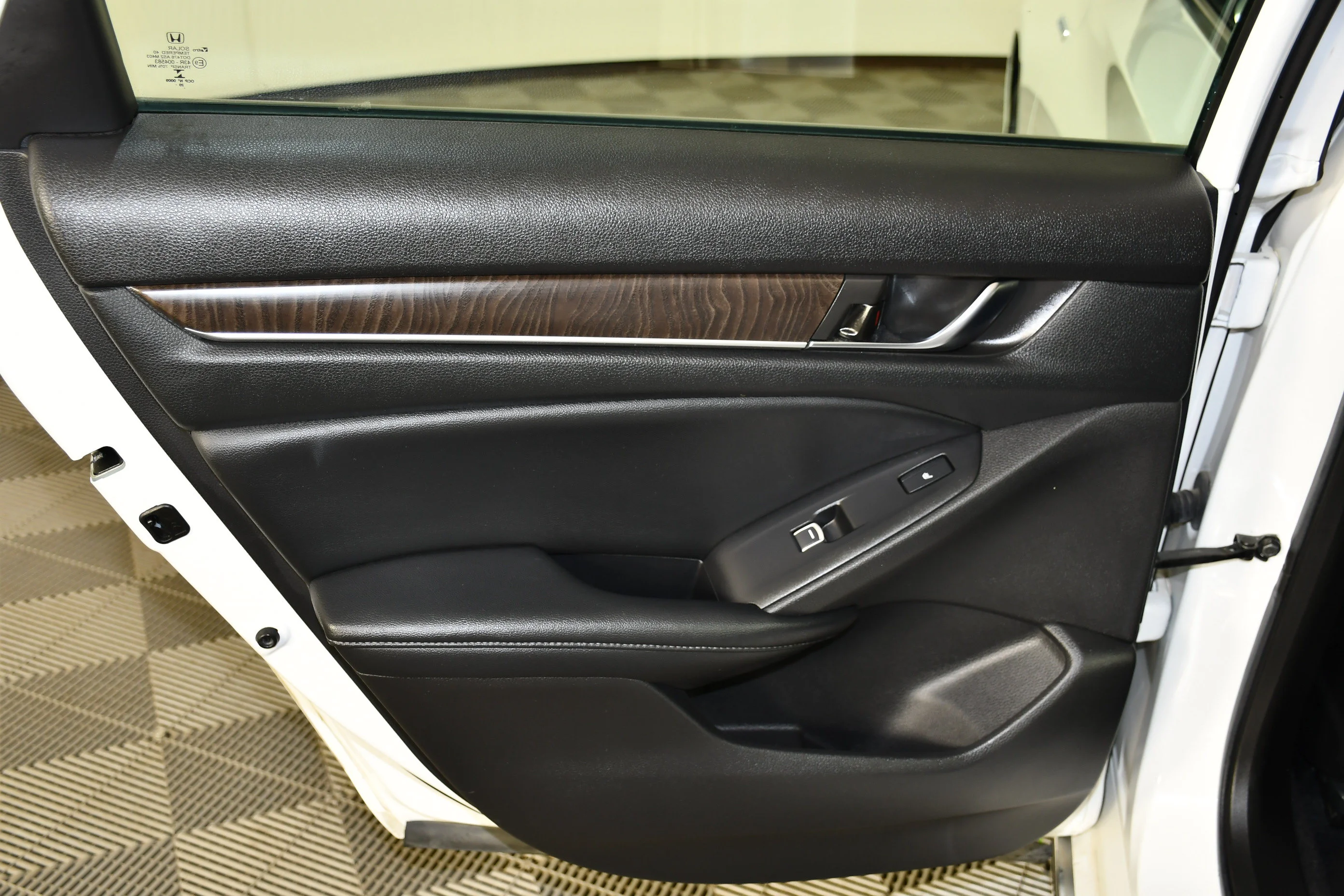 Used 2021 Platinum White Pearl Honda Touring image 29