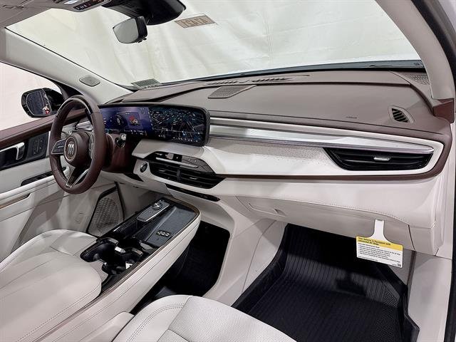 New 2026 Iridescent White Tricoat Buick Avenir image 29