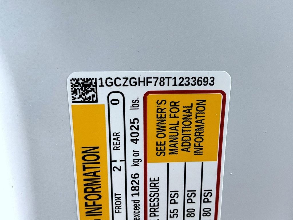 New 2026 Summit White Chevrolet 1WT image 24