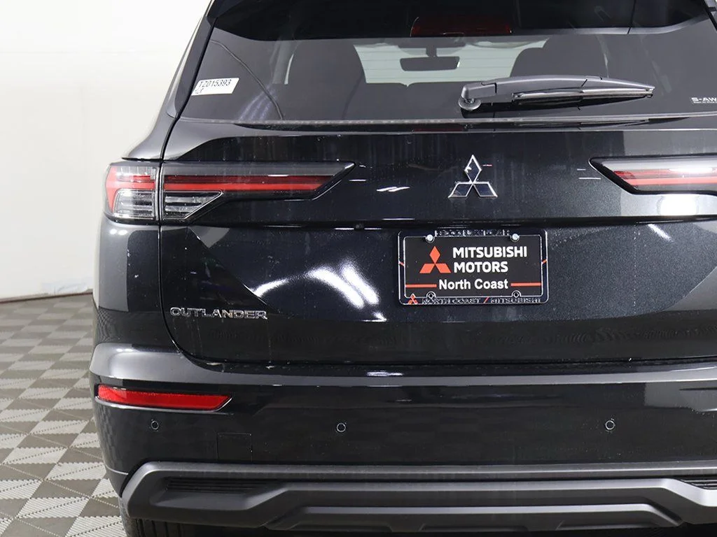 New 2026 Black Mitsubishi ES image 16