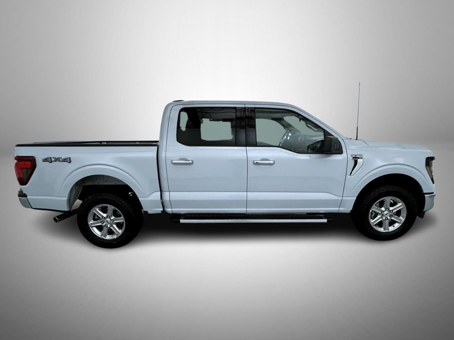 Used 2025 White Ford XLT image 4