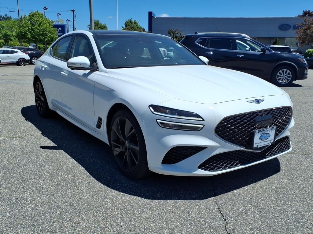 Used 2023 White Genesis 3.3T image 3