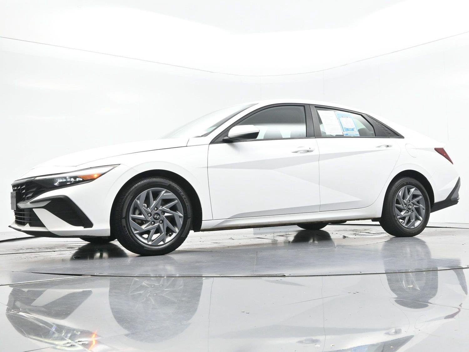 Used 2024 Serenity White Hyundai SEL image 45