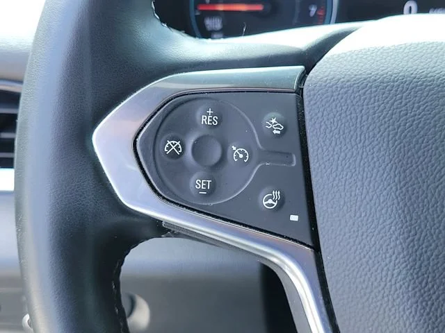 Used 2023 Summit White Chevrolet LT Leather image 28