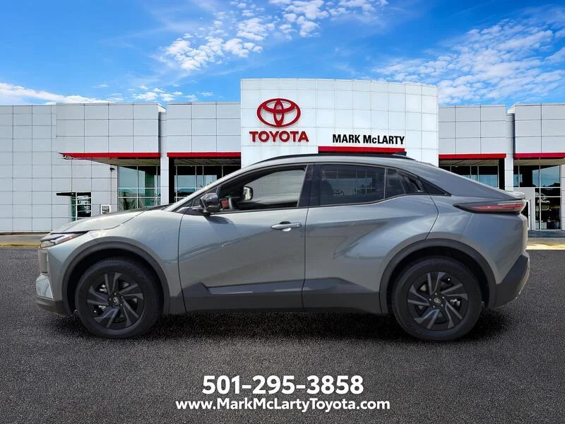 Used 2026 Overcast TOYOTA SE AWD image 2