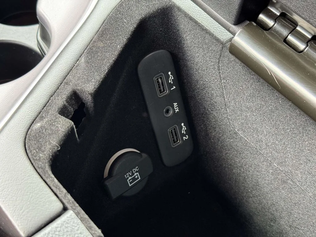 Used 2019 Red Dodge SXT image 20